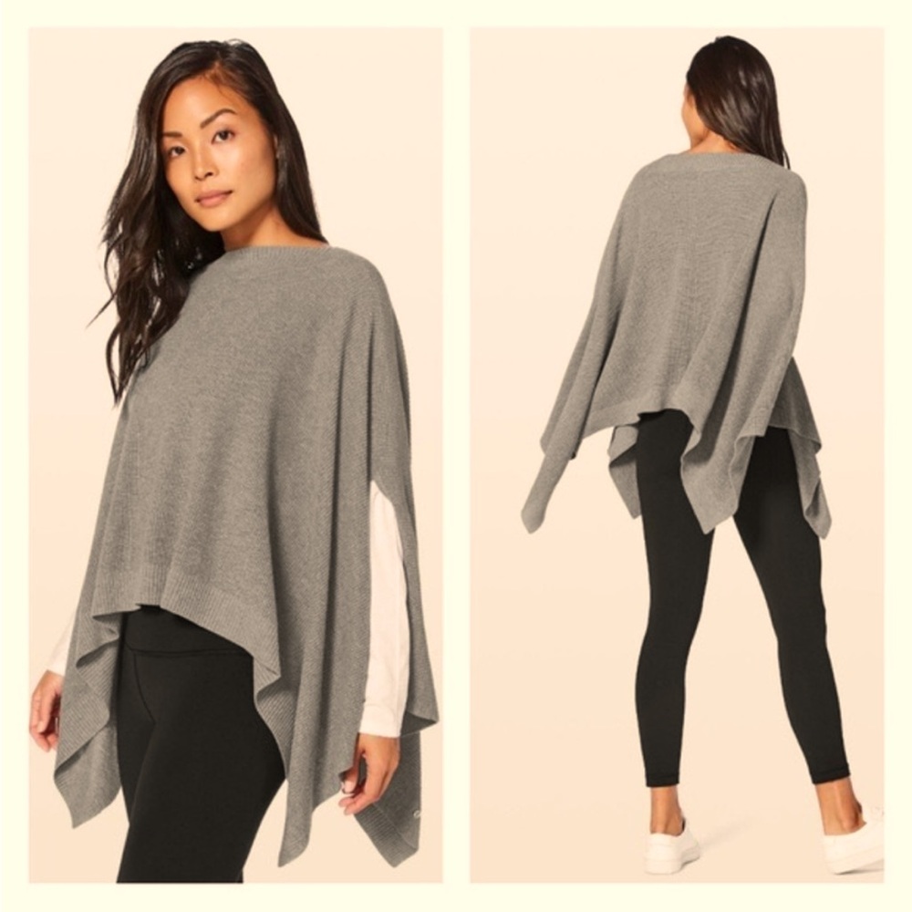 Lululemon Forward Flow Cape Poncho in Sage Green